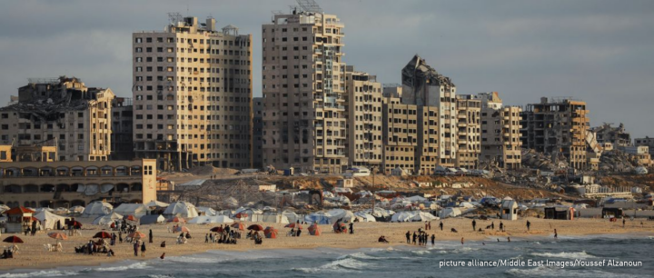 Screenshot_2025_05_27_at_17_57_33_Naher_Osten_Nordafrika_Riviera_der_Ruinen_Hungerskatastrophe_und_Vertreibung_in_Gaza_IPG_Journal