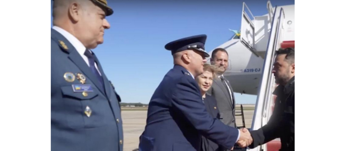 Screenshot_2025_10_24_at_10_23_12_Zwei_Tage_die_die_Welt_ersch_ttern_k_nnen Screenshot_2025_10_24_at_10_23_12_Zwei_Tage_die_die_Welt_ersch_ttern_k_nnen