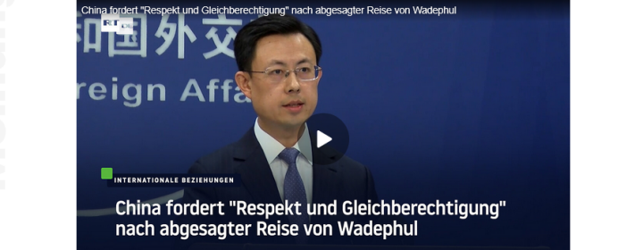 Screenshot_2025_10_28_at_20_20_54_Deutsche_China_Politik_Peking_sollte_hart_reagieren_RT_DE
