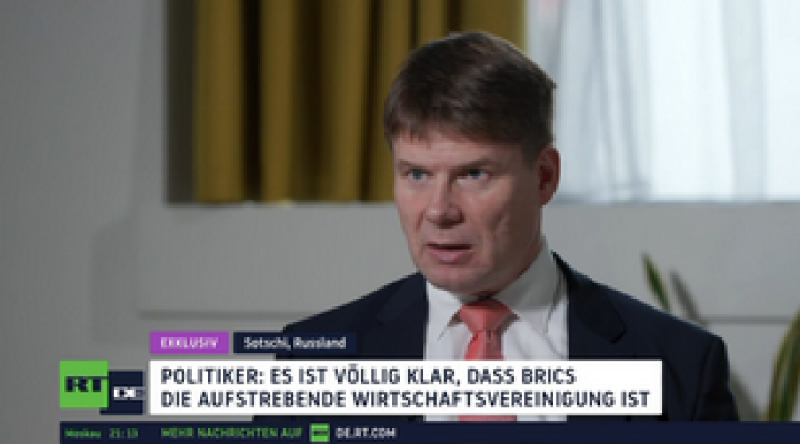 Screenshot_2025_11_16_at_18_47_40_Liveticker_Ukraine_Krieg_Ukrainischer_Oligarch_prophezeit_Selenskij_Abgang_wie_Napoleon_RT_DE